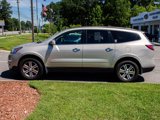 Used 2017 Chevrolet Traverse LT image 3