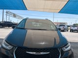 Used 2022 Chrysler Pacifica Touring-L image 4