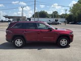 Used 2023 Jeep Grand Cherokee Laredo image 5