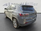 Used 2023 Jeep Compass Latitude image 3