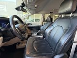 Used 2022 Chrysler Pacifica Touring-L w/ Uconnect Theater Family Group image 4