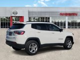 Used 2023 Jeep Compass Latitude image 3
