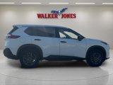 Used 2023 Nissan Rogue S image 2