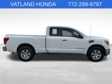 Used 2017 Nissan Titan SV image 4