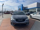 Used 2022 Chrysler Pacifica Touring-L image 2