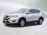 Used 2017 Nissan Rogue SV image 3