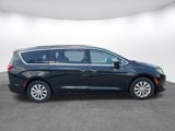 Used 2018 Chrysler Pacifica Touring-L image 2