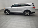 Used 2017 Kia Sorento L image 3