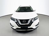 Used 2019 Nissan Rogue SV image 2
