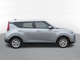 Used 2022 Kia Soul LX w/ Technology Package image 2