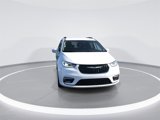 Used 2022 Chrysler Pacifica Touring-L image 3