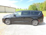 Used 2024 Chrysler Pacifica Select image 4