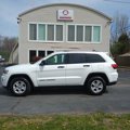 Used 2017 Jeep Grand Cherokee Laredo w/ Quick Order Package 23E image 2