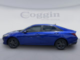 Used 2022 Hyundai Elantra SEL w/ Cargo Package image 2