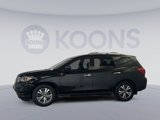 Used 2019 Nissan Pathfinder S image 2