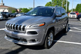 Used 2017 Jeep Cherokee Overland w/ Technology Group image 3