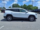 Used 2024 GMC Terrain SLT image 3