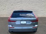 Used 2019 Volvo XC60 T5 Momentum w/ Multimedia Package image 3