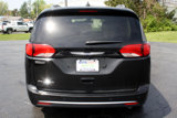 Used 2020 Chrysler Pacifica Touring-L image 5