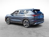 Used 2024 Mitsubishi Outlander SE image 3