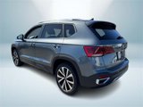 Certified 2022 Volkswagen Taos SE image 4