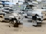 Used 2018 Ford Explorer XLT image 3
