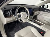 Used 2022 Volvo XC60 B5 Momentum w/ Climate Package image 4