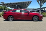 New 2025 Lexus ES 300h w/ Premium Package image 3