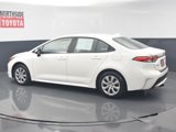 Used 2022 Toyota Corolla LE image 2