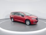 New 2025 Chrysler Pacifica Select image 2