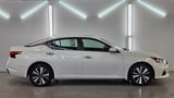 Certified 2022 Nissan Altima 2.5 SV w/ SV Premium Package image 3