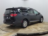 Used 2017 Chrysler Pacifica Touring-L image 5