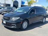 Used 2022 Chrysler Pacifica Touring-L image 4
