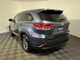 Used 2017 Toyota Highlander XLE image 6