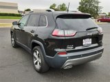 Used 2020 Jeep Cherokee Limited image 3