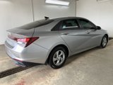 Used 2022 Hyundai Elantra SE image 6