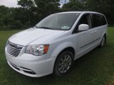 Used 2014 Chrysler Town & Country Touring image 3
