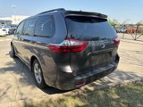 Used 2018 Toyota Sienna LE image 3