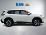 Used 2023 Nissan Rogue SV image 2