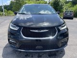 Used 2022 Chrysler Pacifica Touring-L image 2