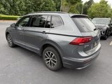 Used 2021 Volkswagen Tiguan SE image 3