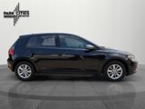 Used 2017 Volkswagen Golf S image 2