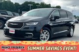 Used 2023 Chrysler Pacifica Touring-L image 3