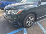Used 2019 Nissan Pathfinder SV image 2