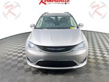 Used 2018 Chrysler Pacifica Limited image 2