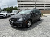 Used 2022 Chrysler Pacifica Touring-L image 3