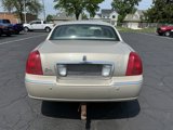 Used 2005 Lincoln Town Car Signature image 6