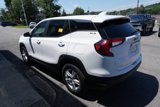 Used 2022 GMC Terrain SLE image 4