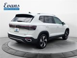 Certified 2025 Volkswagen Taos SE image 5
