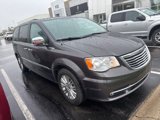Used 2016 Chrysler Town & Country Touring-L image 4